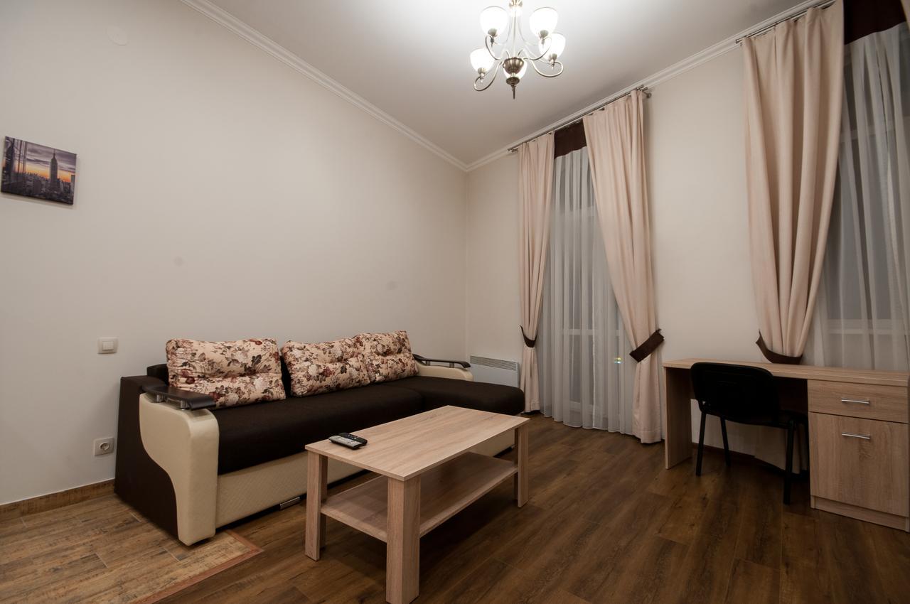 Wonderful Flat On City Center Uzhhorod Exterior photo