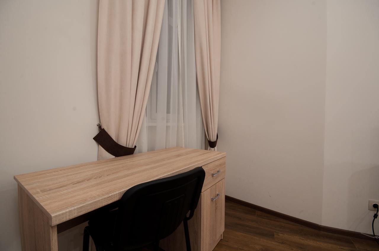 Wonderful Flat On City Center Uzhhorod Exterior photo
